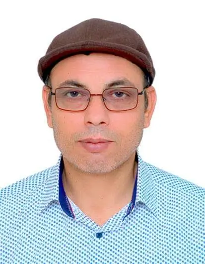 سأعود يوما شعر: مصطفى ملح عادَ موسى ولَمْ يَجِدْ رَمْسيسَ. حَمَلَ عَصاهُ وعادَ إِلى أُورْشَليمَ.