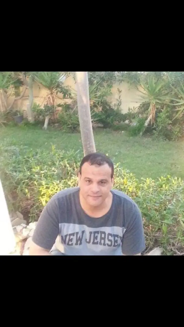 (يبحث عن مفردة صالحة للمضغ ) ___________________________