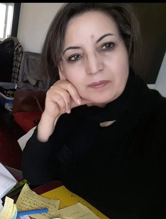 بللٌ كحجر من "غنائيات الحجر"