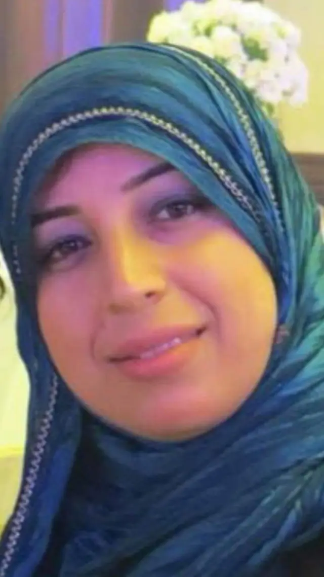 لوحة بتساقط منها موتى