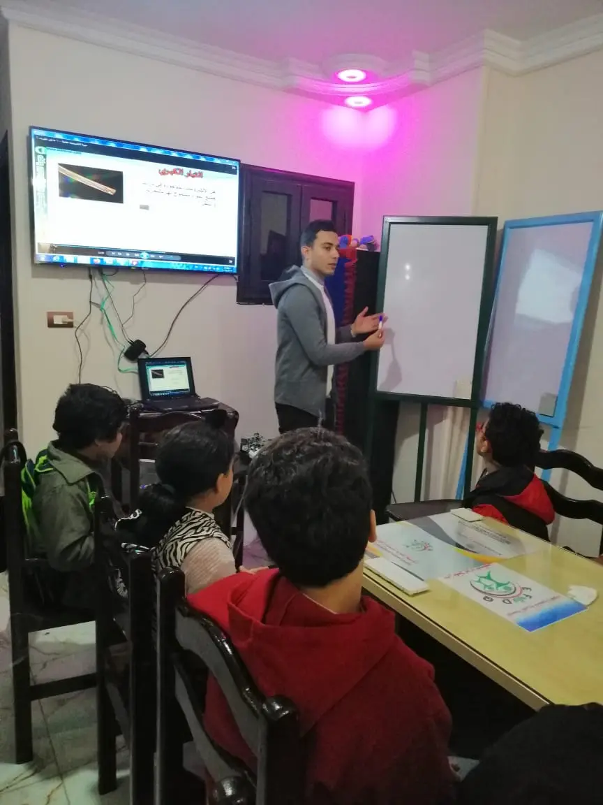 صورة 7 من: مشروع إعرف روبوتك تنفيذ فريق المؤسسة المصرية للتنمية و الجودة
