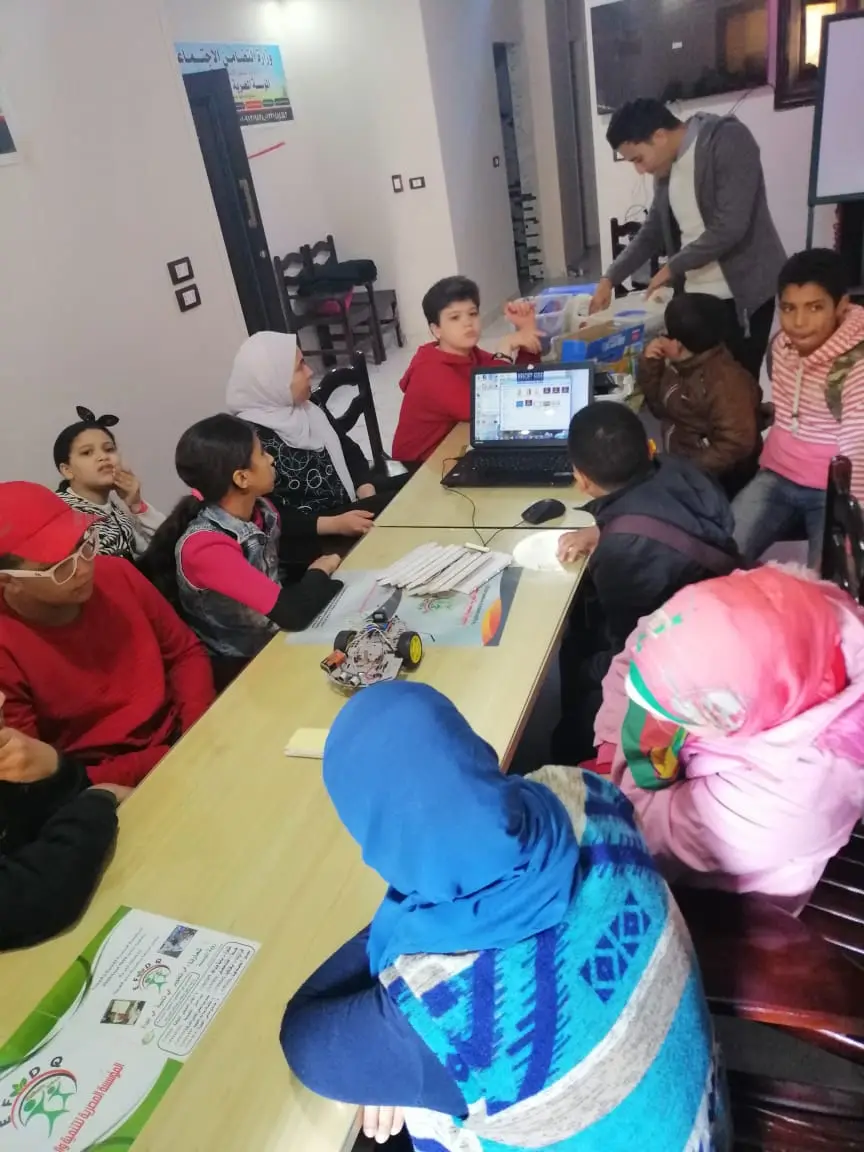صورة 8 من: مشروع إعرف روبوتك تنفيذ فريق المؤسسة المصرية للتنمية و الجودة