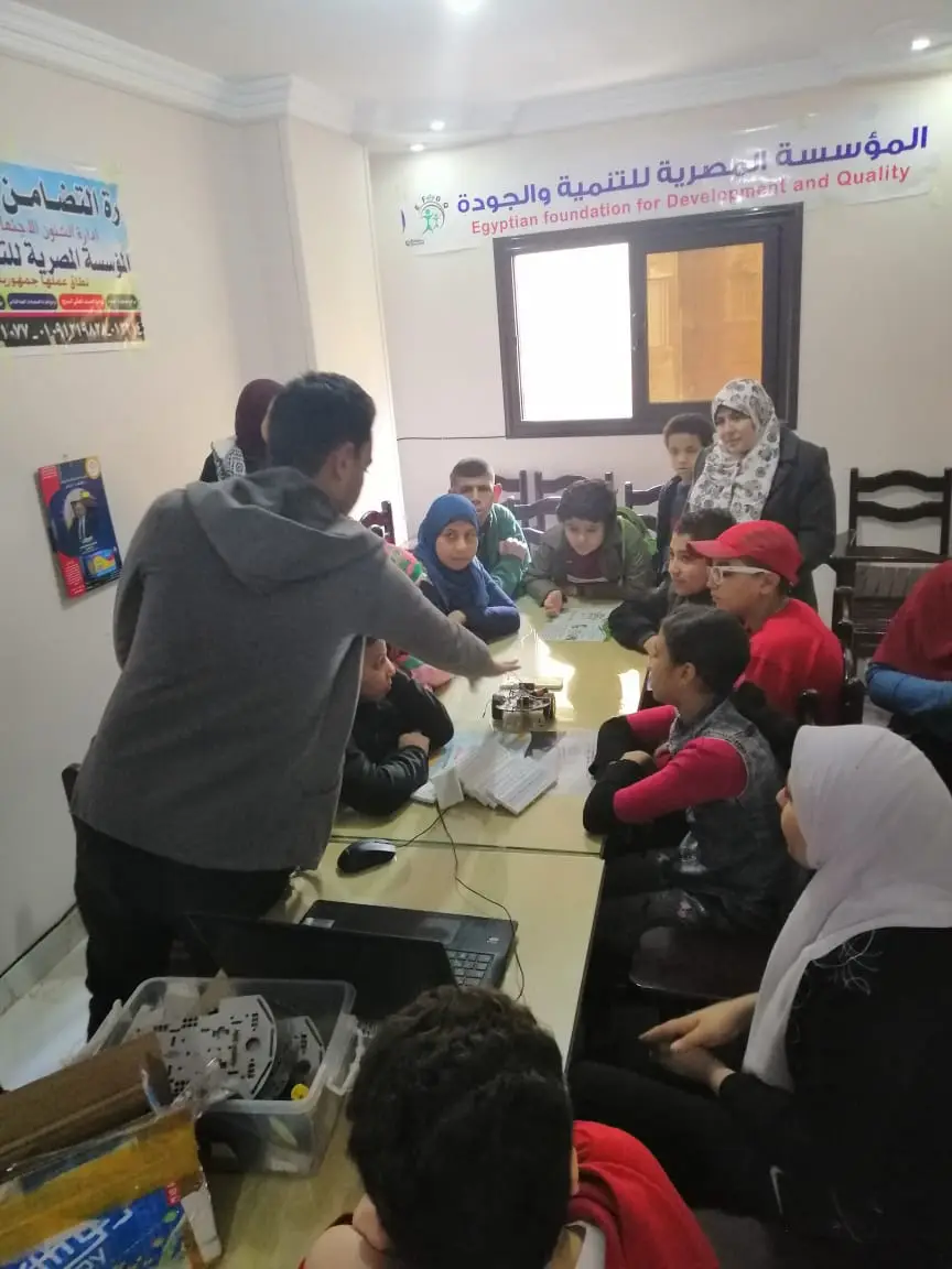 صورة 4 من: مشروع إعرف روبوتك تنفيذ فريق المؤسسة المصرية للتنمية و الجودة